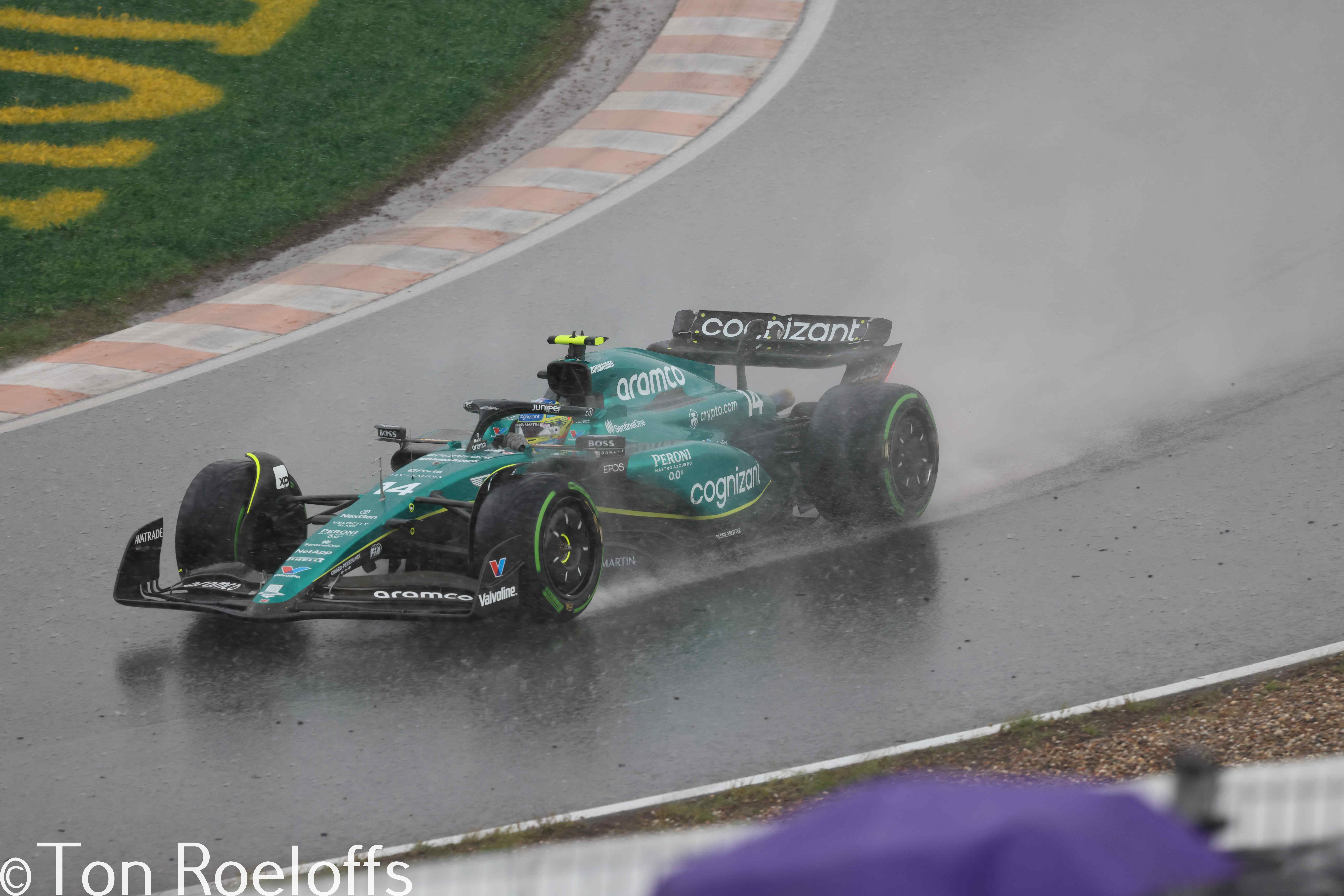 Vettel verremt zich